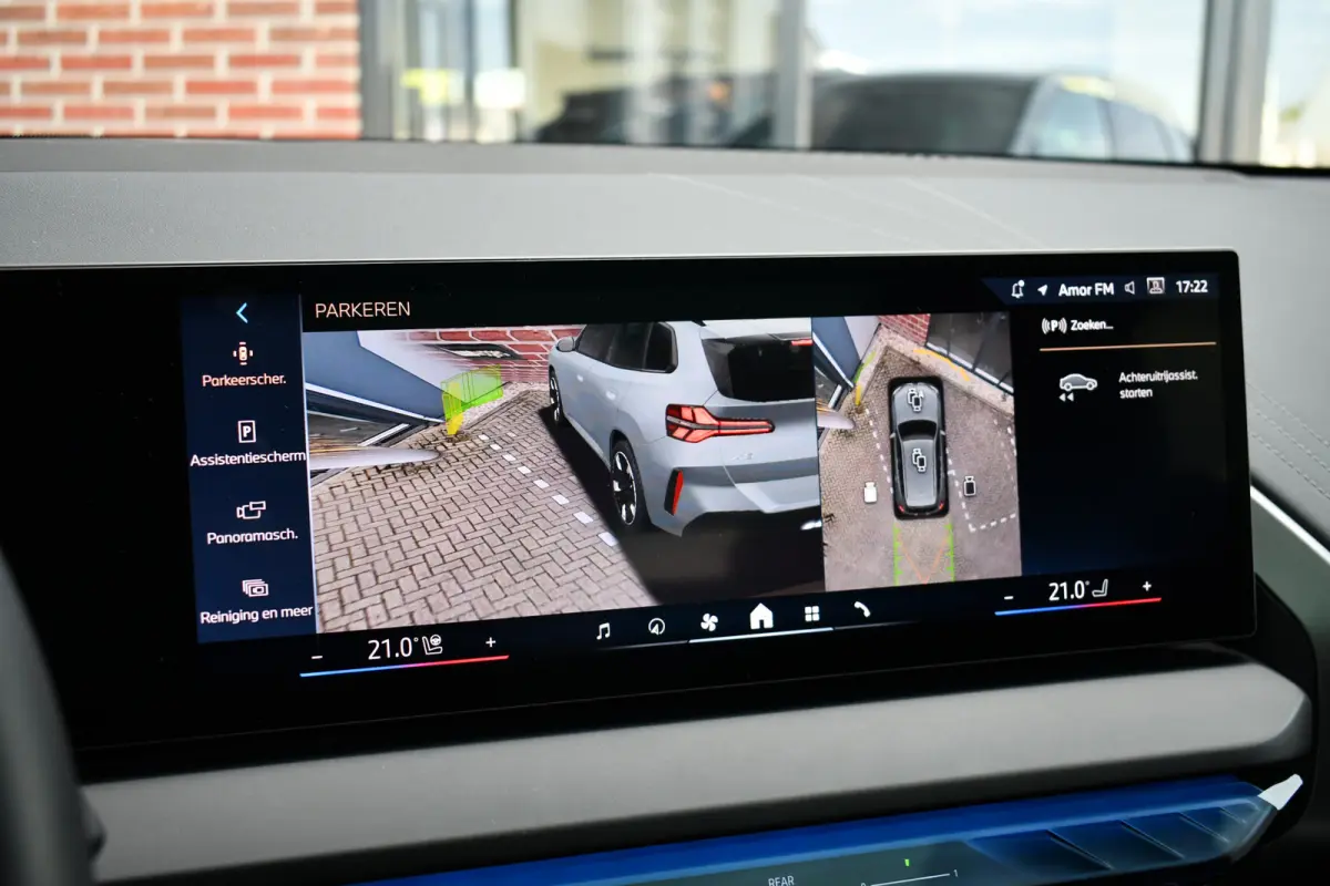 30e xDrive M-Sport Pano Trekhaak ACC H/K HUD 360 E-zetels