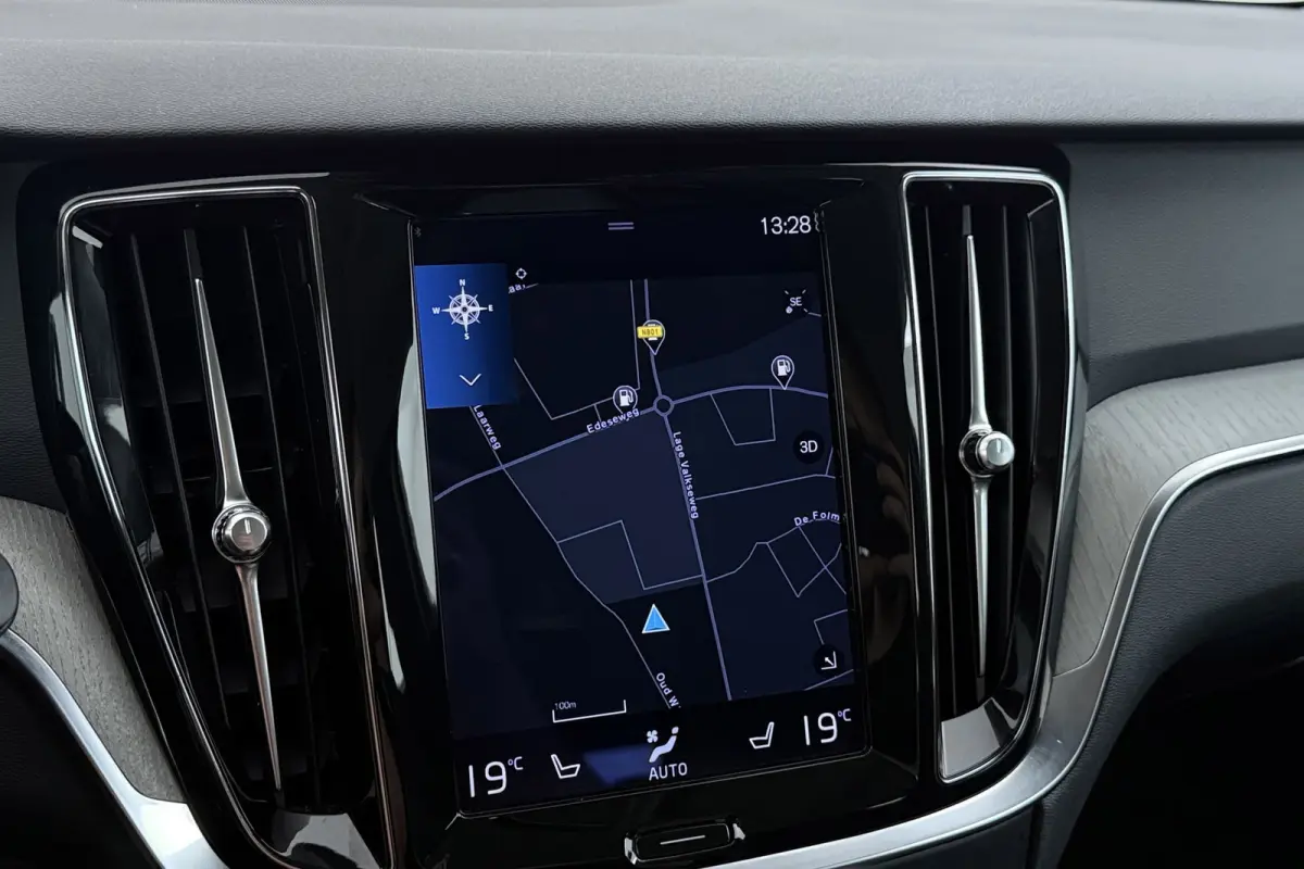 2.0 B4 Inscription | Trekhaak | Org NL | Comfortstoelen | Adap. Cruise | 360 Camera | CarPlay | Stuur-/Stoelverwarming |