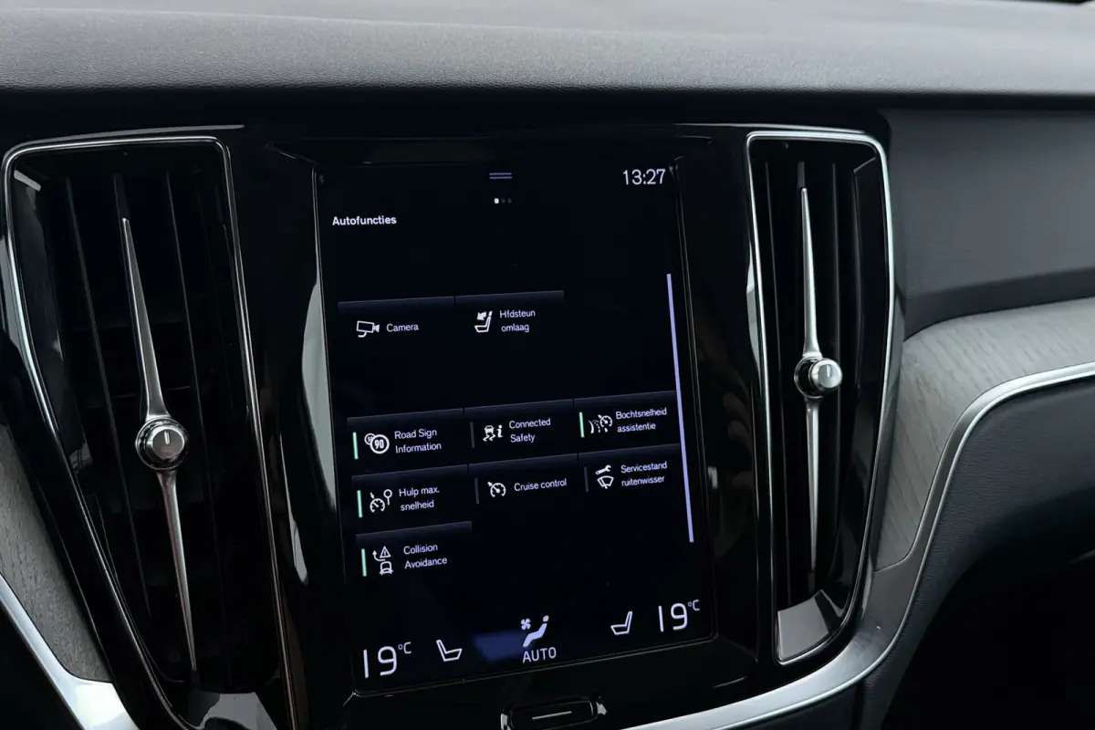 2.0 B4 Inscription | Trekhaak | Org NL | Comfortstoelen | Adap. Cruise | 360 Camera | CarPlay | Stuur-/Stoelverwarming |
