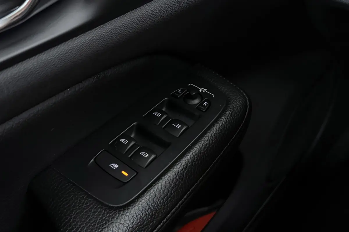 2.0 B4 Inscription | Trekhaak | Org NL | Comfortstoelen | Adap. Cruise | 360 Camera | CarPlay | Stuur-/Stoelverwarming |