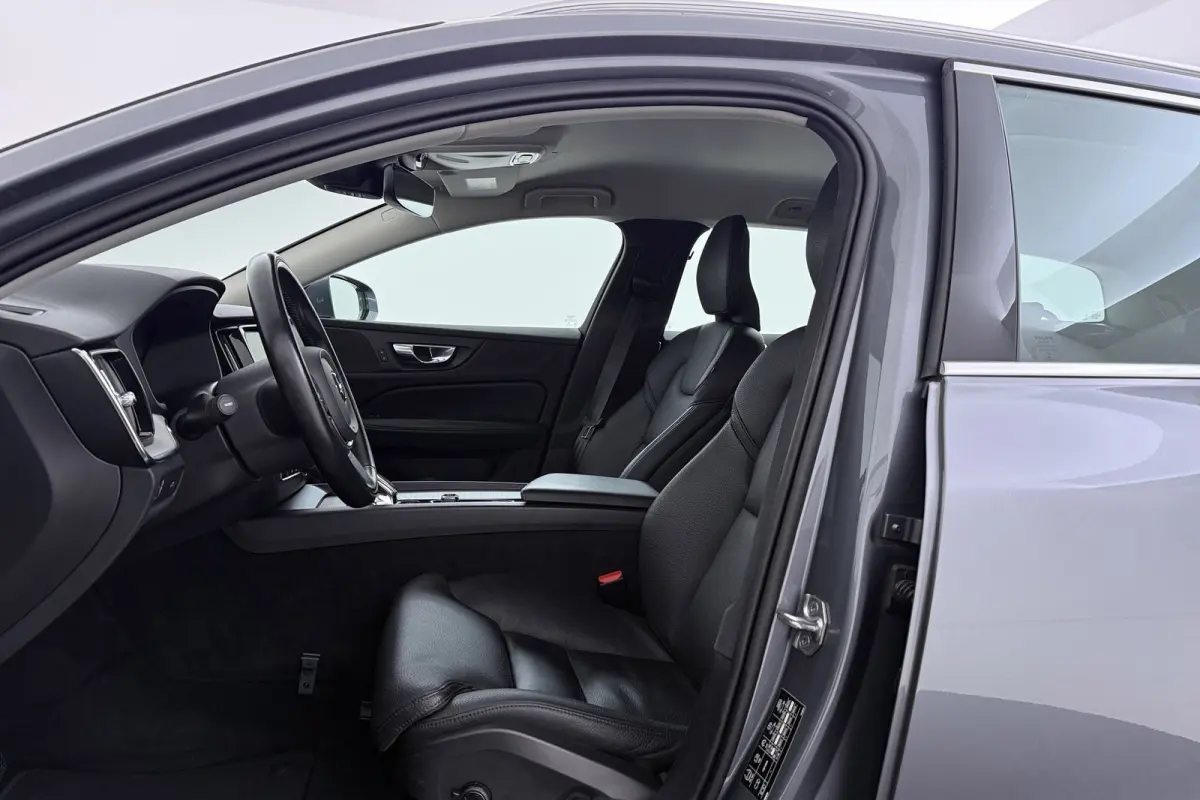 2.0 B4 Inscription | Trekhaak | Org NL | Comfortstoelen | Adap. Cruise | 360 Camera | CarPlay | Stuur-/Stoelverwarming |