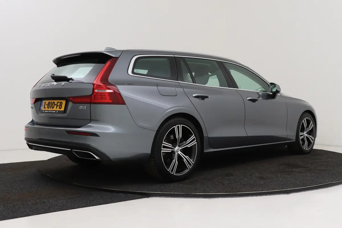2.0 B4 Inscription | Trekhaak | Org NL | Comfortstoelen | Adap. Cruise | 360 Camera | CarPlay | Stuur-/Stoelverwarming |