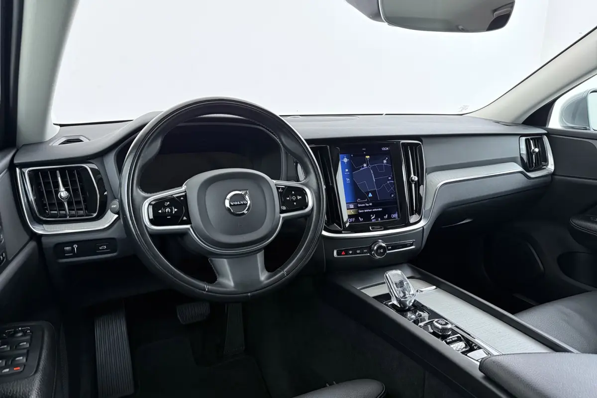 2.0 B4 Inscription | Trekhaak | Org NL | Comfortstoelen | Adap. Cruise | 360 Camera | CarPlay | Stuur-/Stoelverwarming |