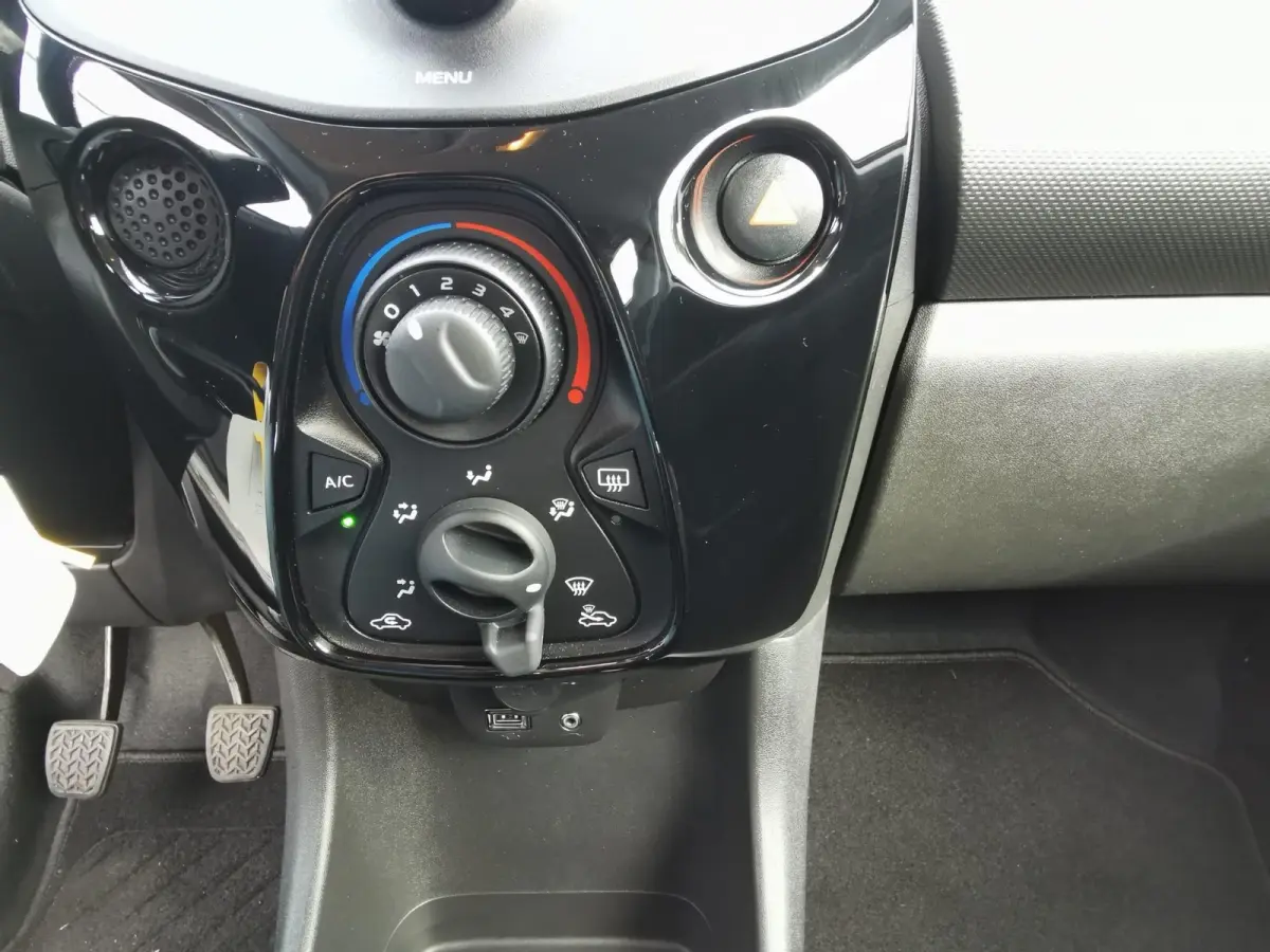 1.0 VTi Feel 5-DRS|AIRCO|USB|AUX|CRUISE CONTROL