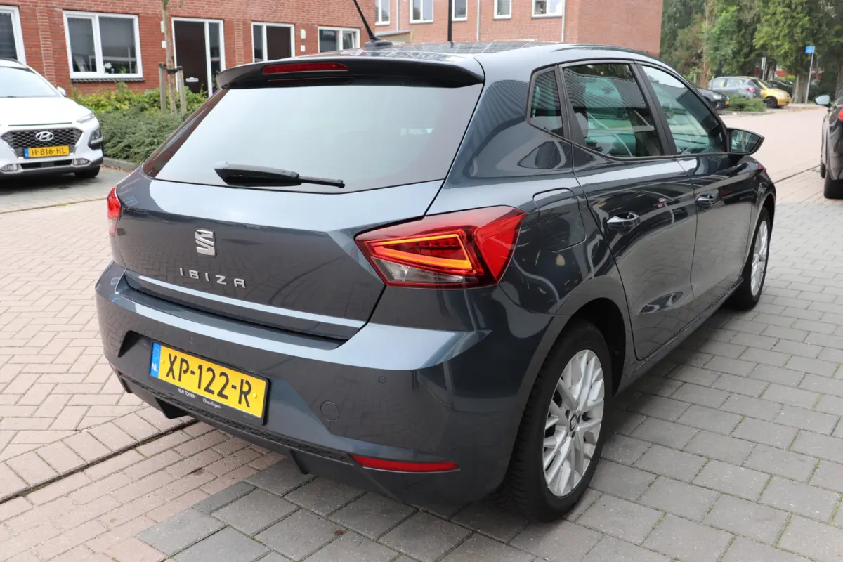 1.0 TSI Style Business Intense. Navigatie.