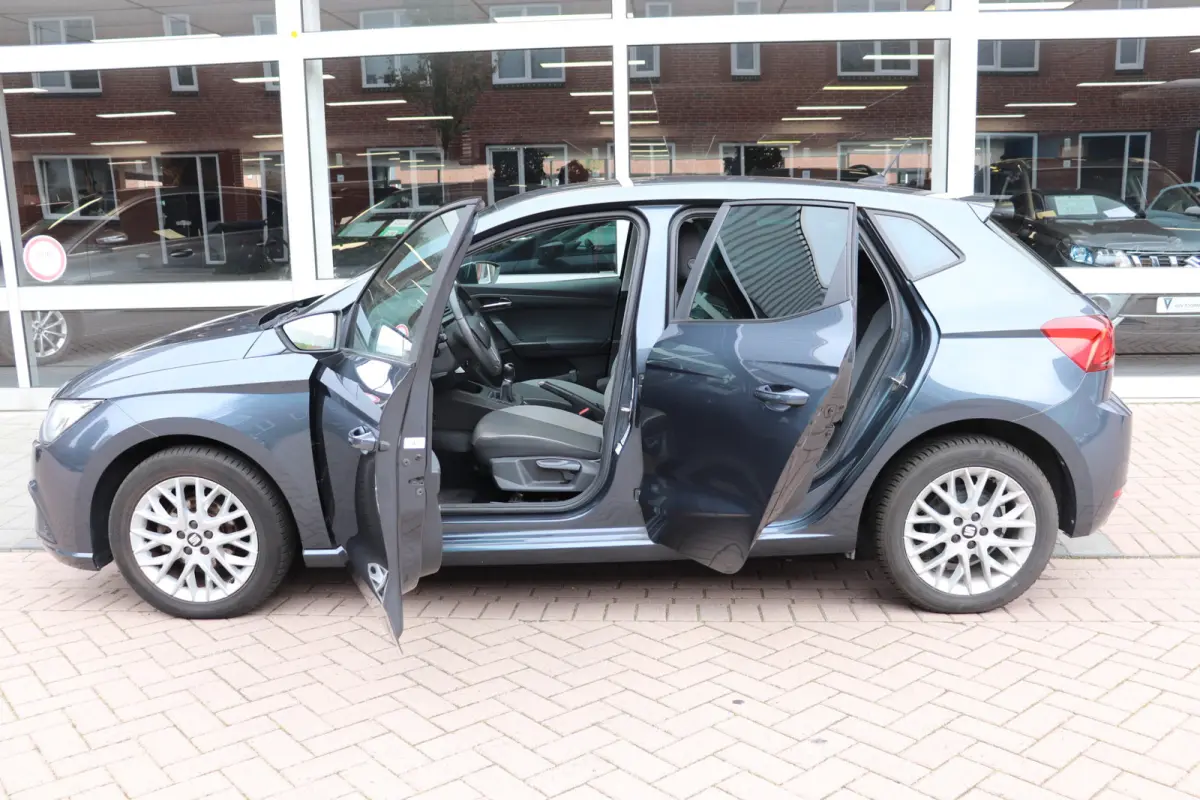 1.0 TSI Style Business Intense. Navigatie.
