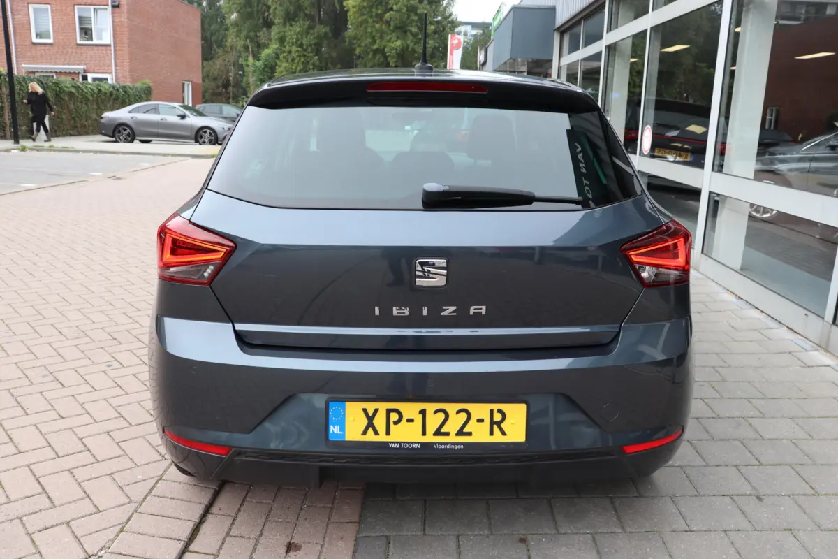 1.0 TSI Style Business Intense. Navigatie.