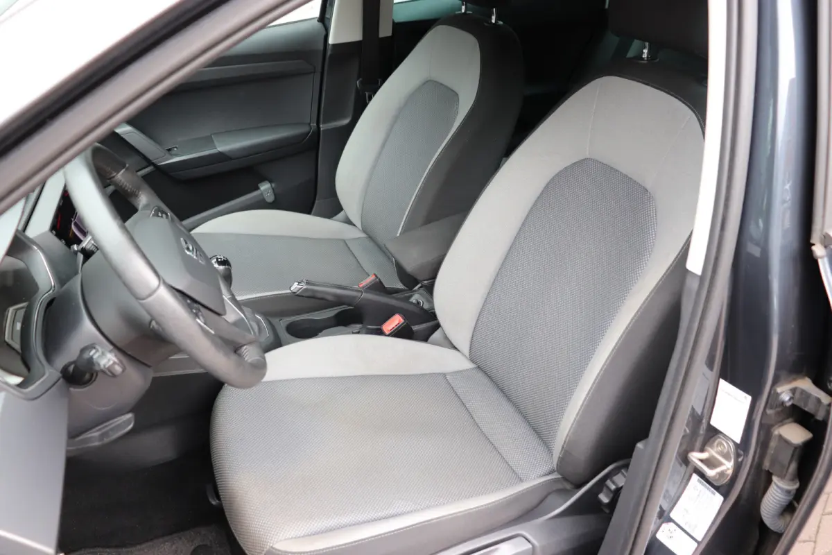 1.0 TSI Style Business Intense. Navigatie.