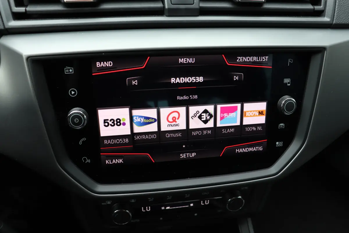 1.0 TSI Style Business Intense. Navigatie.