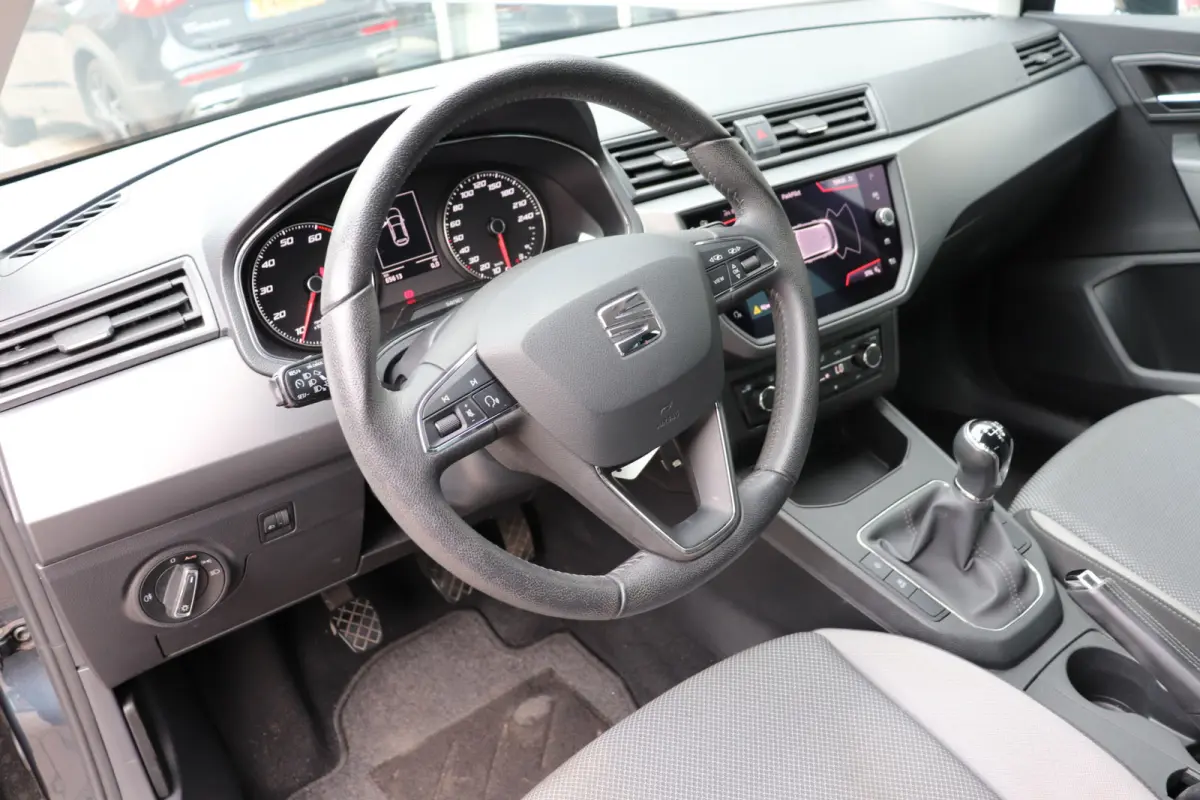 1.0 TSI Style Business Intense. Navigatie.