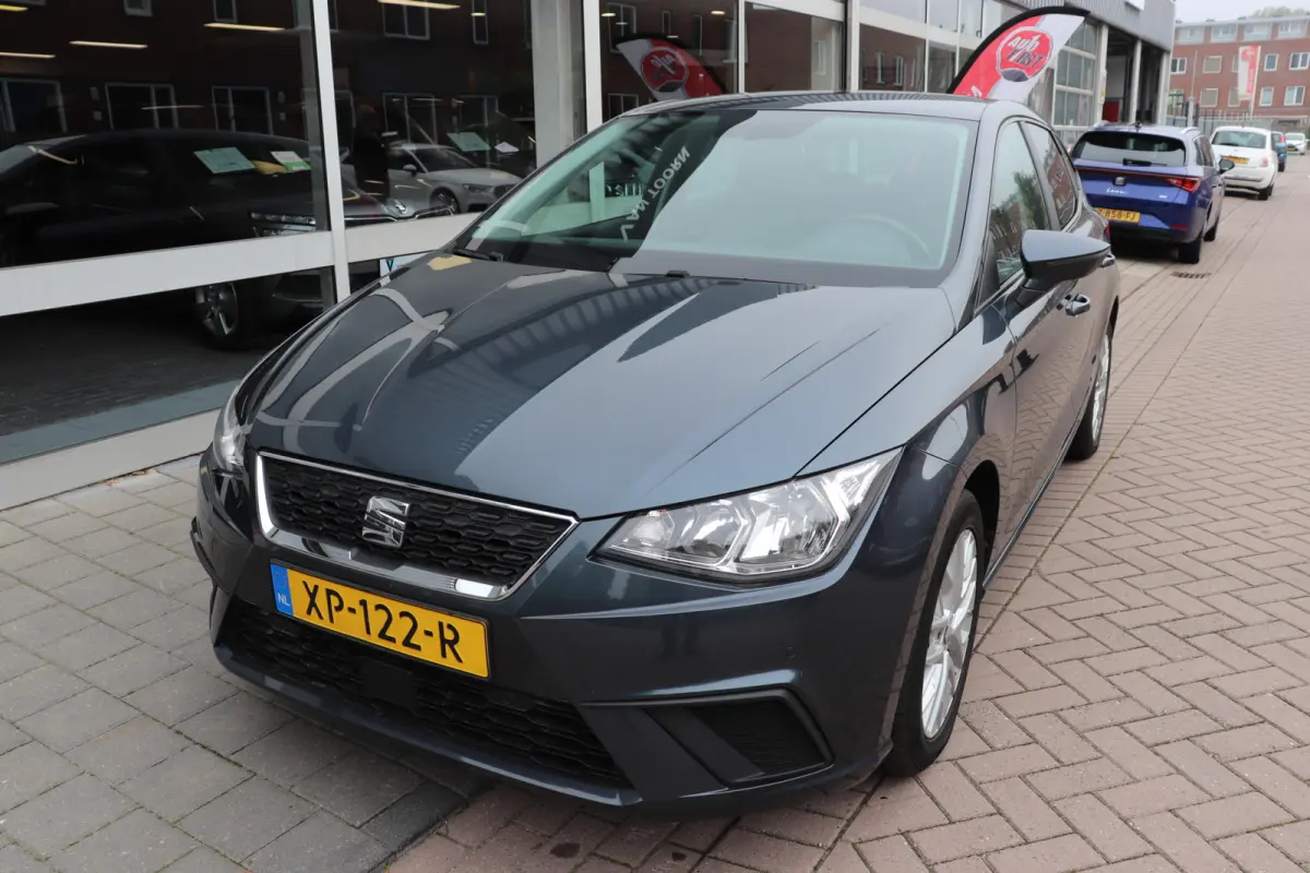 1.0 TSI Style Business Intense. Navigatie.