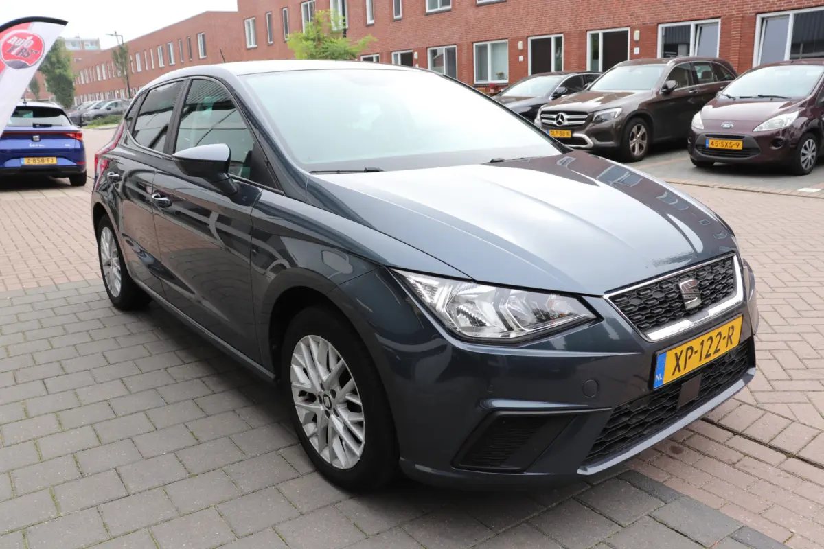1.0 TSI Style Business Intense. Navigatie.