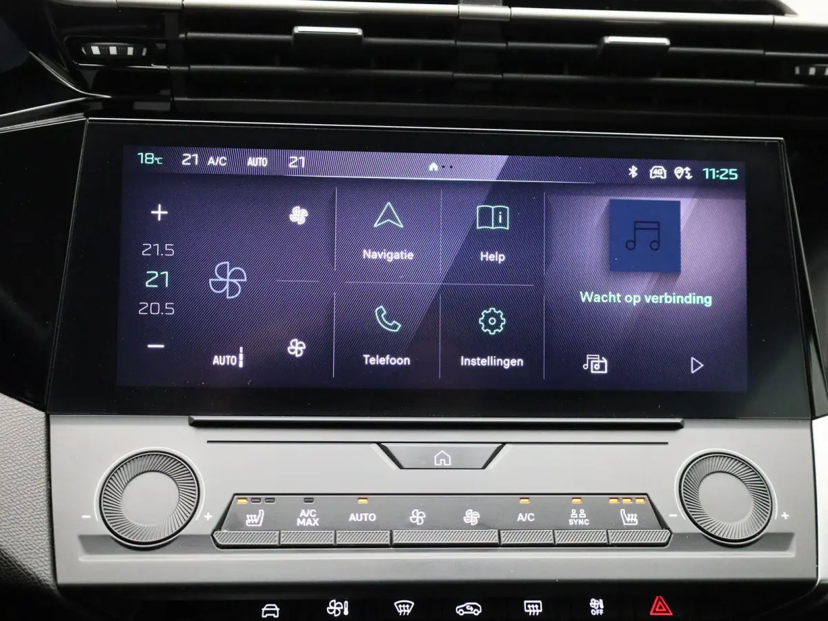 1.2 PureTech 130 S&S Active Pack | Apple Carplay / Android Auto | Stoelverwarming | Parkeersensoren |