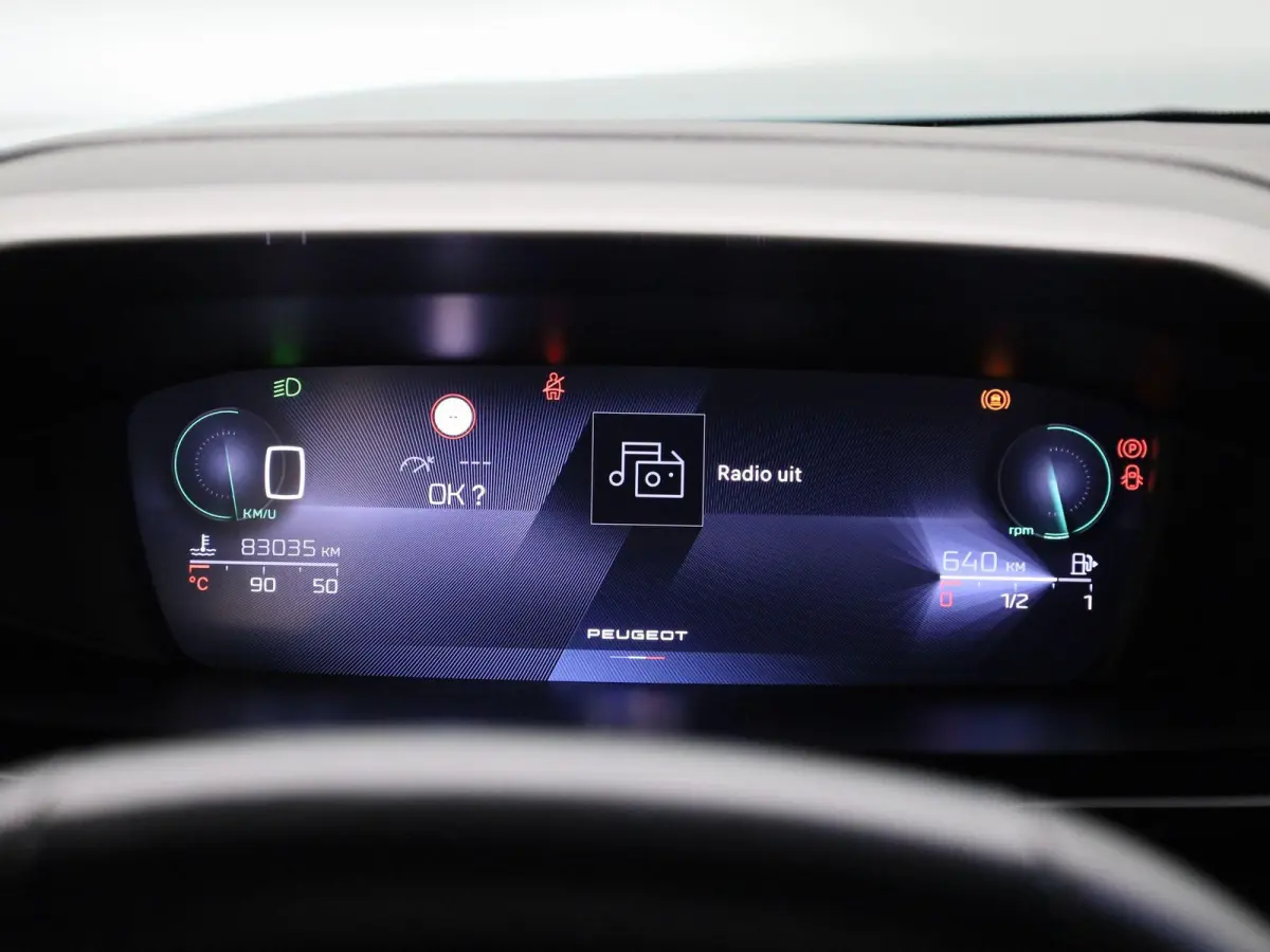 1.2 PureTech 130 S&S Active Pack | Apple Carplay / Android Auto | Stoelverwarming | Parkeersensoren |