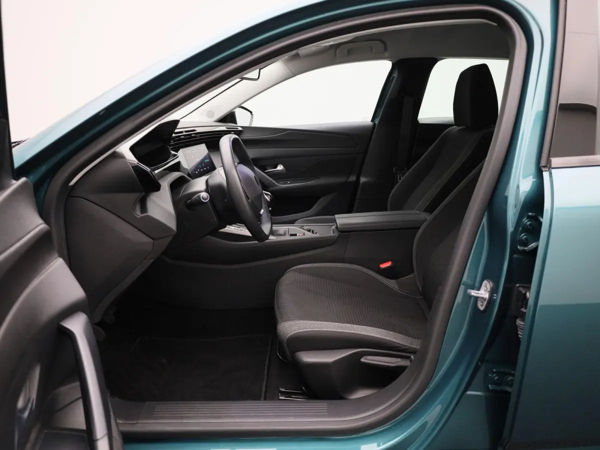 1.2 PureTech 130 S&S Active Pack | Apple Carplay / Android Auto | Stoelverwarming | Parkeersensoren |
