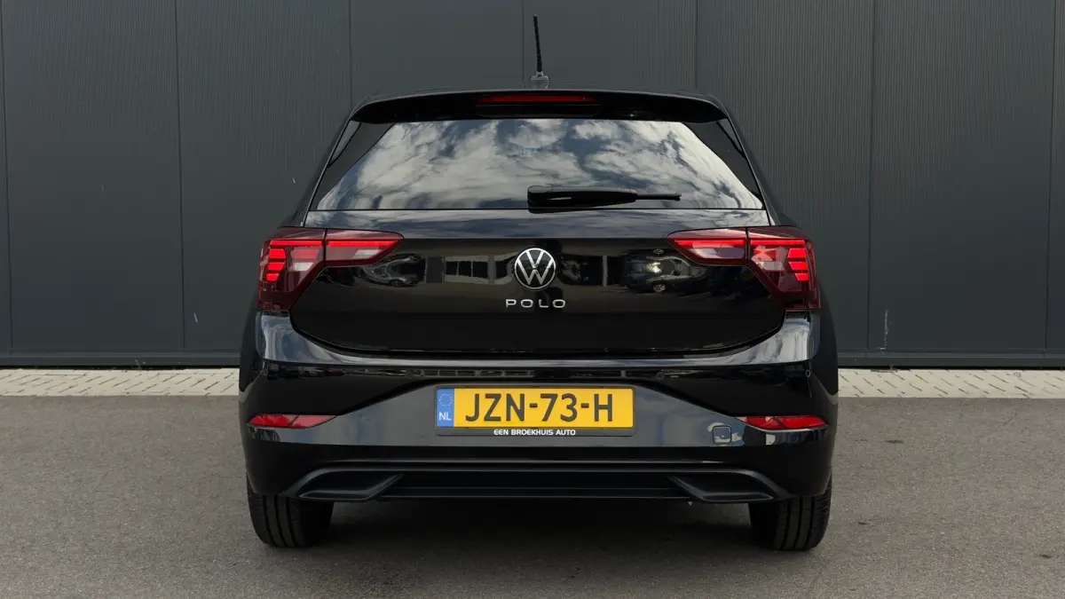 1.0TSI 95pk Life Edition | Camera | Apple Carplay | Navi | Parkeersensoren voor en achter (Park Distance Control) | Zijruiten achter en achterruit getint, 65% lichtabsorberend