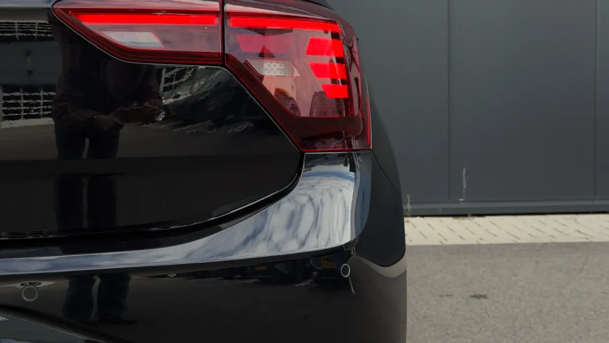 1.0TSI 95pk Life Edition | Camera | Apple Carplay | Navi | Parkeersensoren voor en achter (Park Distance Control) | Zijruiten achter en achterruit getint, 65% lichtabsorberend