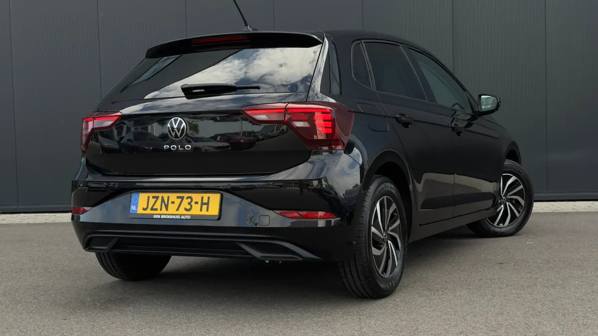 1.0TSI 95pk Life Edition | Camera | Apple Carplay | Navi | Parkeersensoren voor en achter (Park Distance Control) | Zijruiten achter en achterruit getint, 65% lichtabsorberend