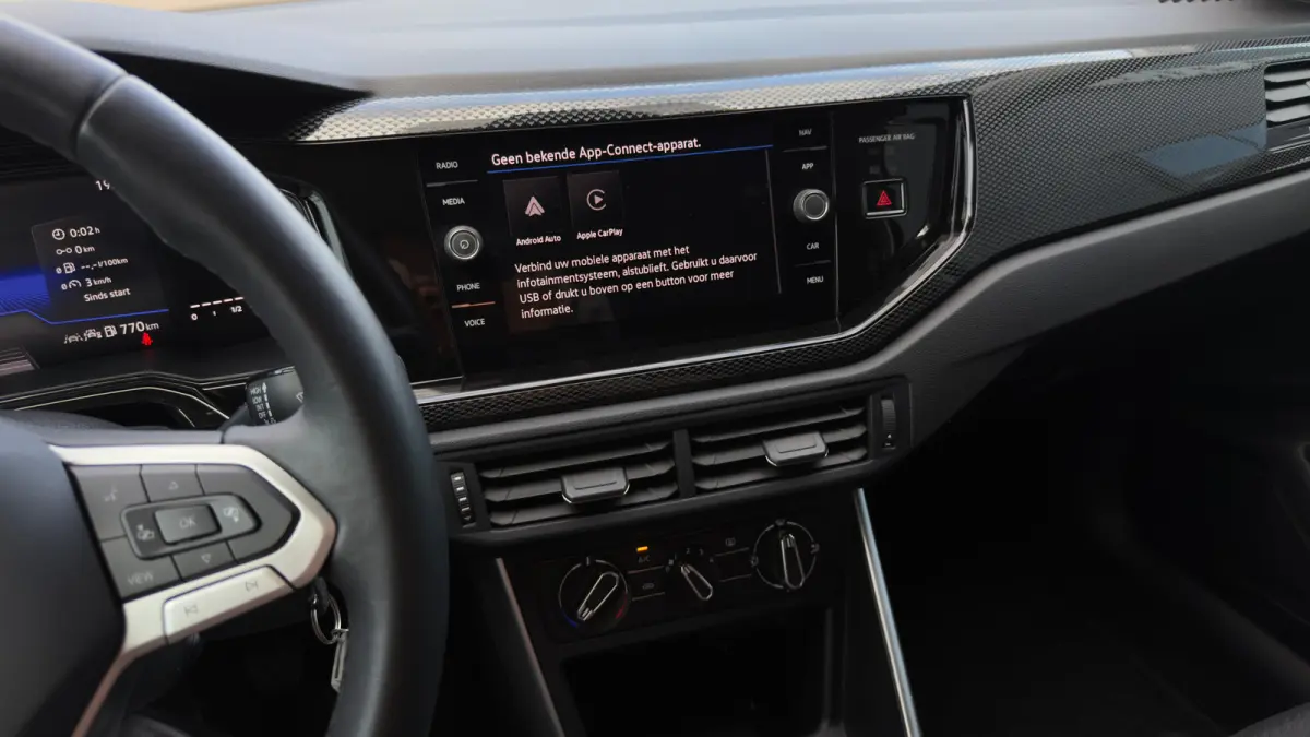 1.0TSI 95pk Life Edition | Camera | Apple Carplay | Navi | Parkeersensoren voor en achter (Park Distance Control) | Zijruiten achter en achterruit getint, 65% lichtabsorberend