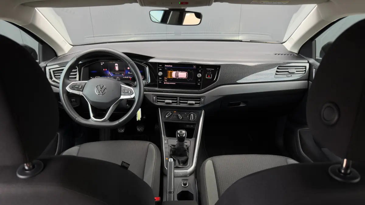 1.0TSI 95pk Life Edition | Camera | Apple Carplay | Navi | Parkeersensoren voor en achter (Park Distance Control) | Zijruiten achter en achterruit getint, 65% lichtabsorberend