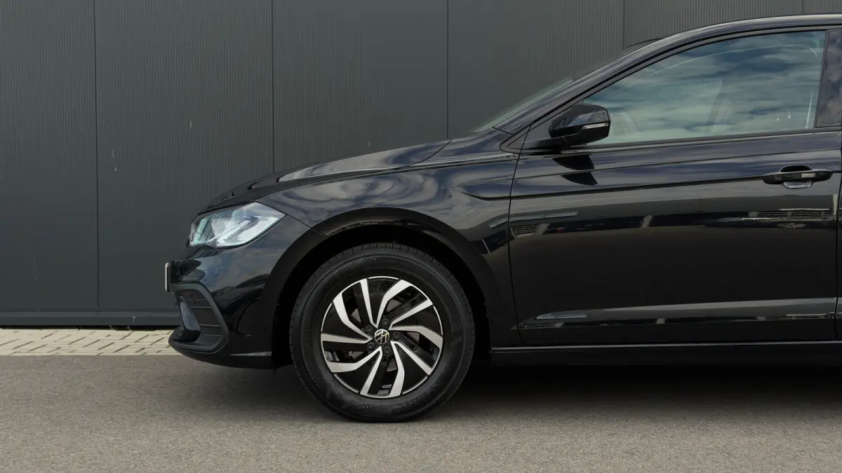 1.0TSI 95pk Life Edition | Camera | Apple Carplay | Navi | Parkeersensoren voor en achter (Park Distance Control) | Zijruiten achter en achterruit getint, 65% lichtabsorberend