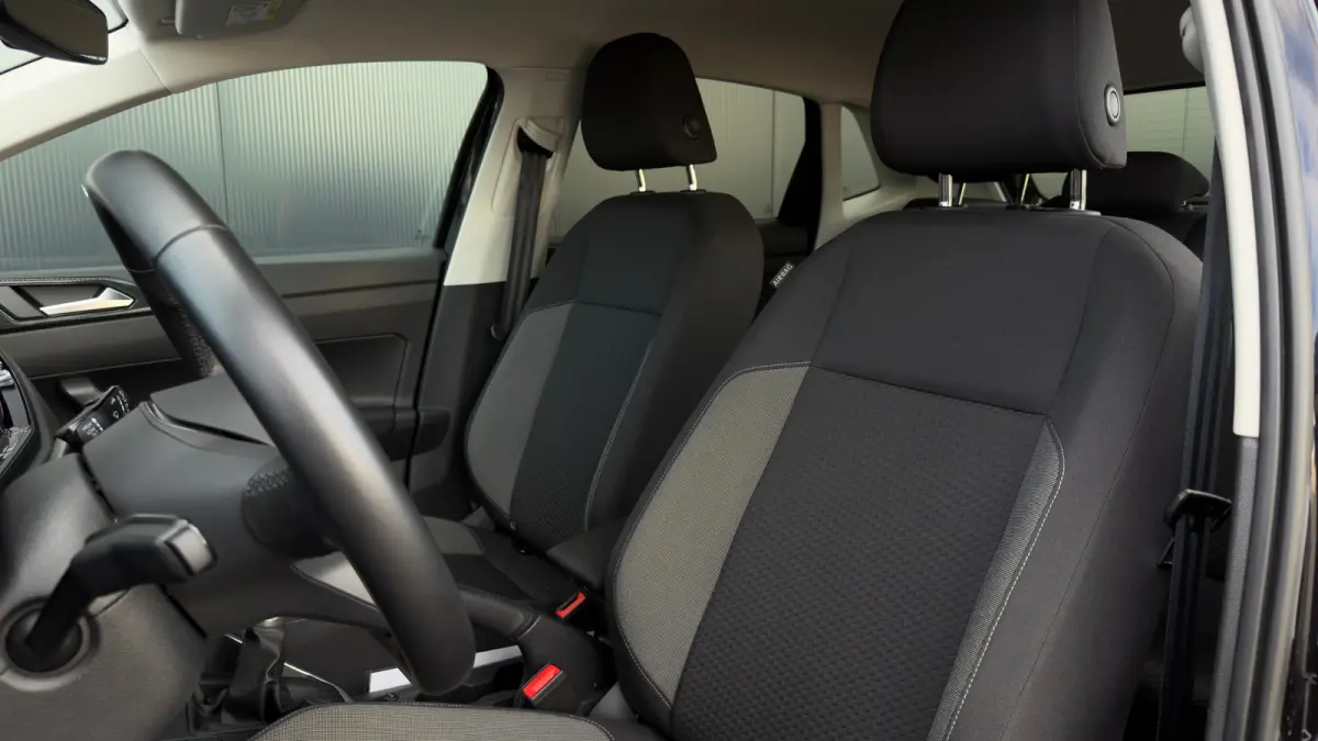 1.0TSI 95pk Life Edition | Camera | Apple Carplay | Navi | Parkeersensoren voor en achter (Park Distance Control) | Zijruiten achter en achterruit getint, 65% lichtabsorberend