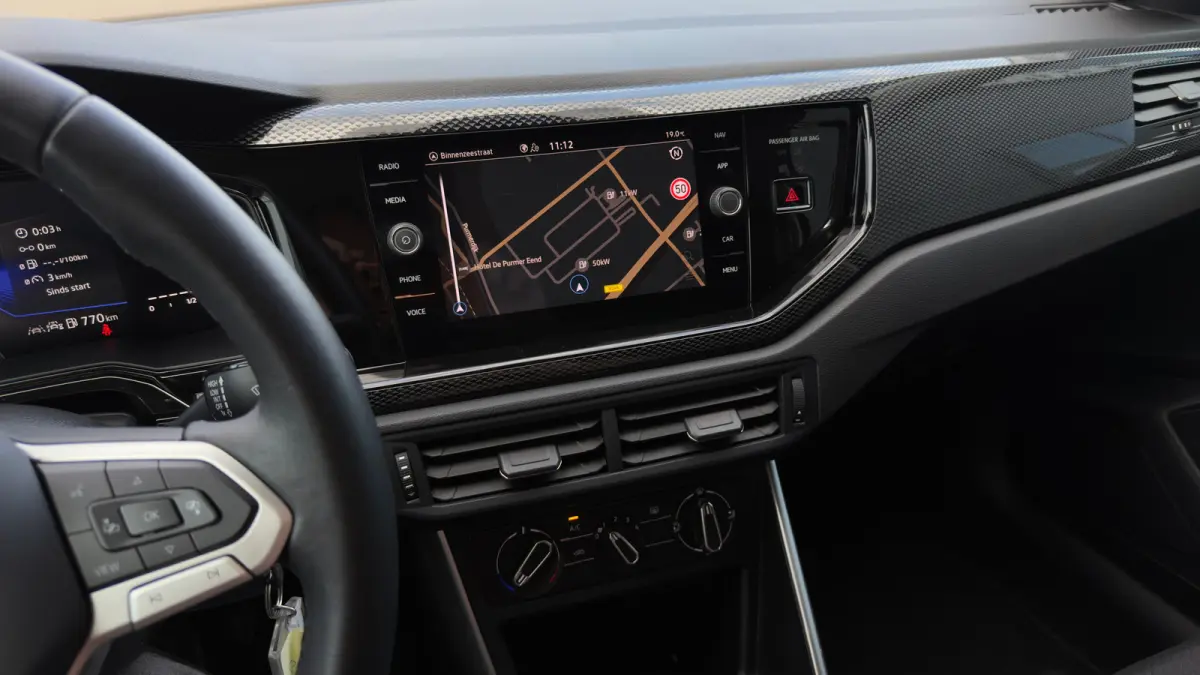 1.0TSI 95pk Life Edition | Camera | Apple Carplay | Navi | Parkeersensoren voor en achter (Park Distance Control) | Zijruiten achter en achterruit getint, 65% lichtabsorberend