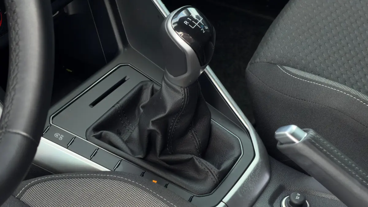1.0TSI 95pk Life Edition | Camera | Apple Carplay | Navi | Parkeersensoren voor en achter (Park Distance Control) | Zijruiten achter en achterruit getint, 65% lichtabsorberend