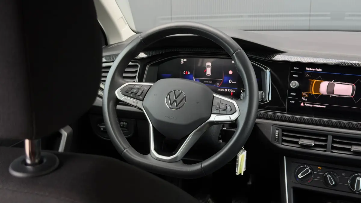 1.0TSI 95pk Life Edition | Camera | Apple Carplay | Navi | Parkeersensoren voor en achter (Park Distance Control) | Zijruiten achter en achterruit getint, 65% lichtabsorberend