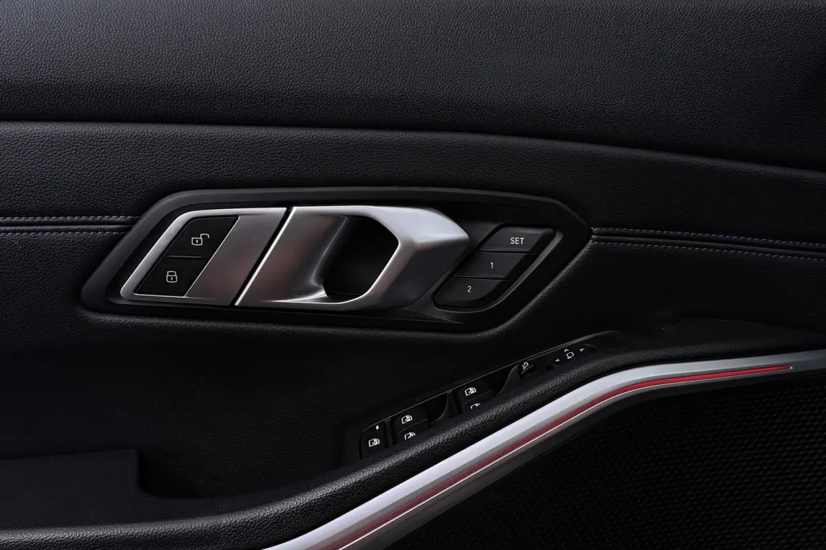 320i High Executive M-Sport | Trekhaak | Panoramadak | CarPlay | Leer | Sportstoelen | Stoelverwarming |