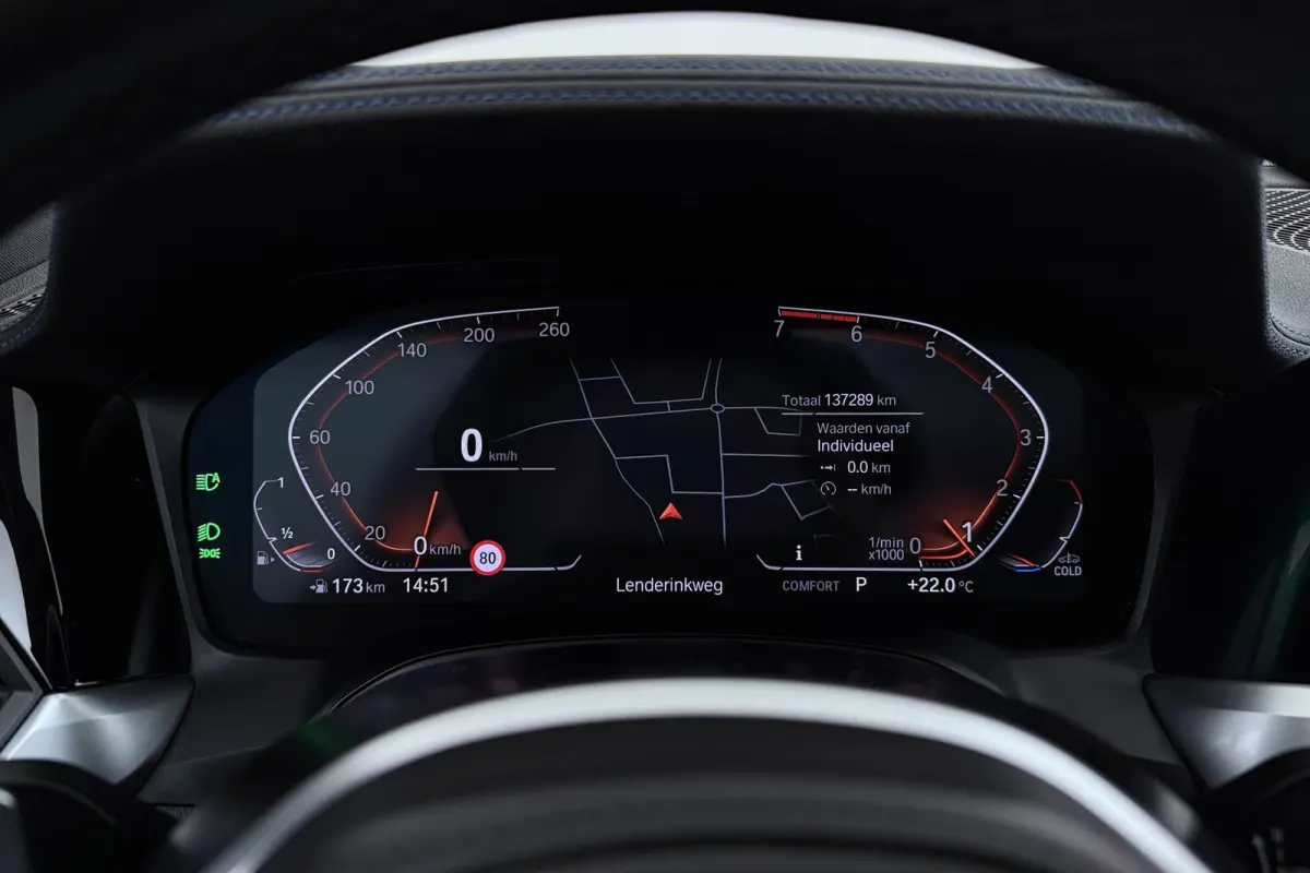 320i High Executive M-Sport | Trekhaak | Panoramadak | CarPlay | Leer | Sportstoelen | Stoelverwarming |