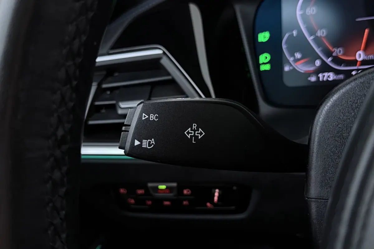 320i High Executive M-Sport | Trekhaak | Panoramadak | CarPlay | Leer | Sportstoelen | Stoelverwarming |