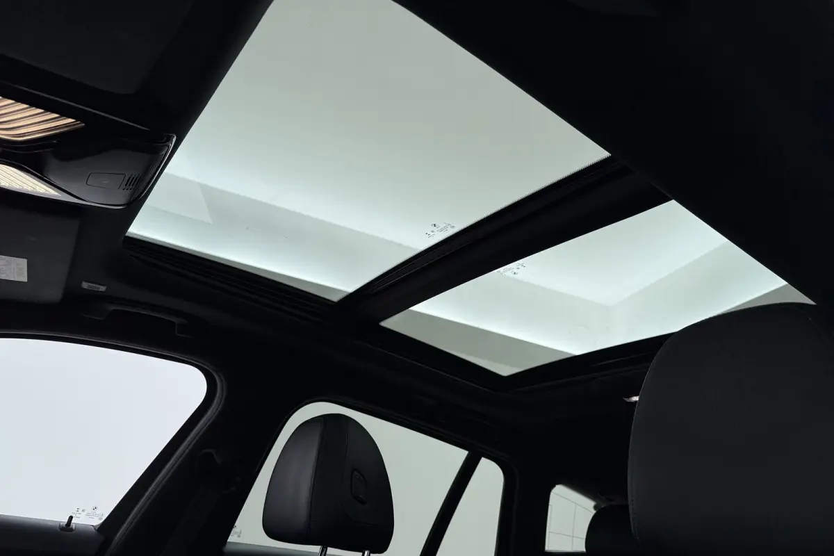 320i High Executive M-Sport | Trekhaak | Panoramadak | CarPlay | Leer | Sportstoelen | Stoelverwarming |