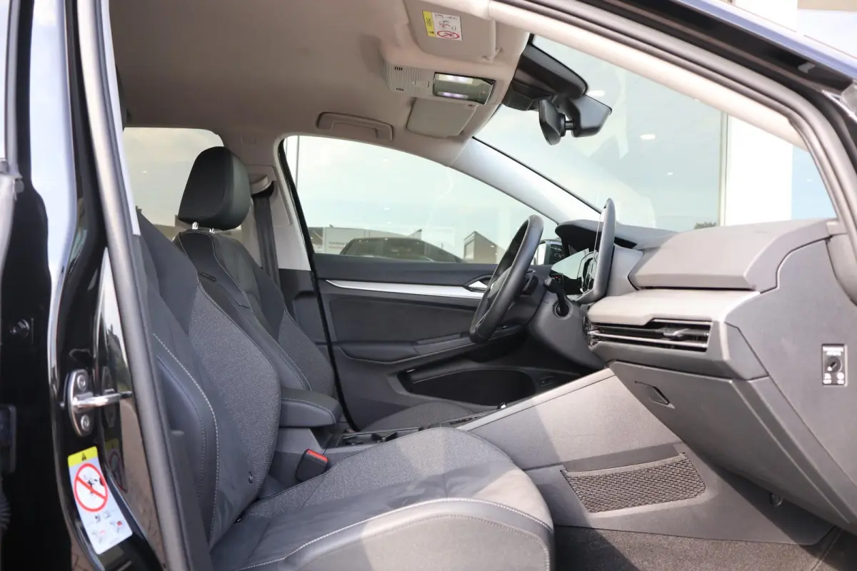 1.5 eHybrid 204pk Life Edition | SoH 100% | Trekhaak | Ergostoel | Camera | Keyless | Carplay