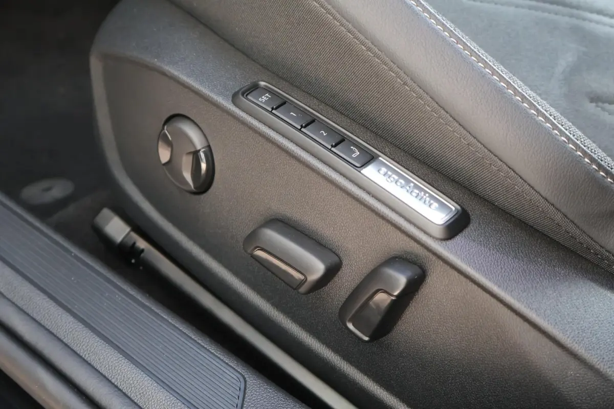 1.5 eHybrid 204pk Life Edition | SoH 100% | Trekhaak | Ergostoel | Camera | Keyless | Carplay