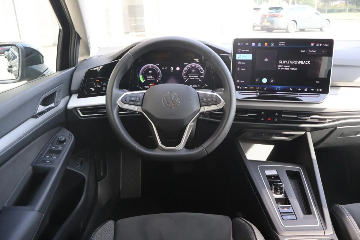 1.5 eHybrid 204pk Life Edition | SoH 100% | Trekhaak | Ergostoel | Camera | Keyless | Carplay