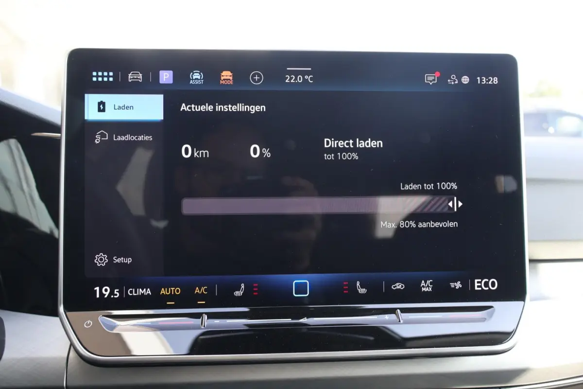 1.5 eHybrid 204pk Life Edition | SoH 100% | Trekhaak | Ergostoel | Camera | Keyless | Carplay