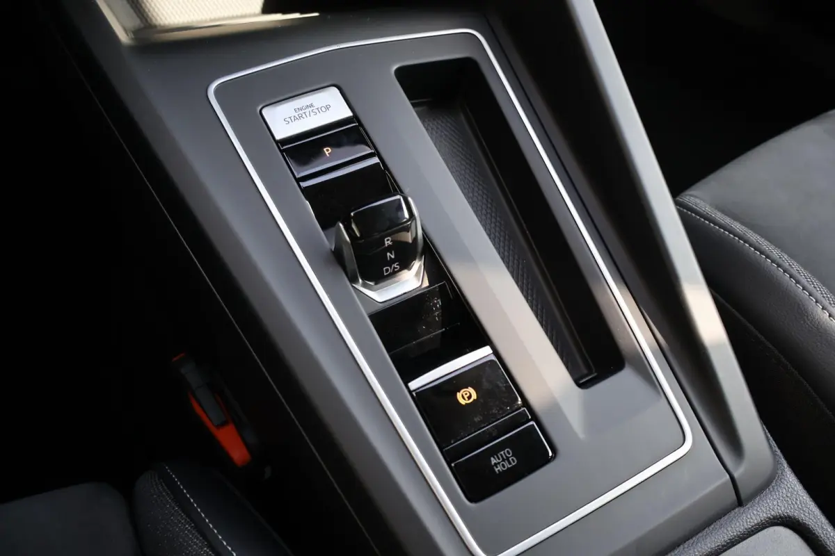 1.5 eHybrid 204pk Life Edition | SoH 100% | Trekhaak | Ergostoel | Camera | Keyless | Carplay