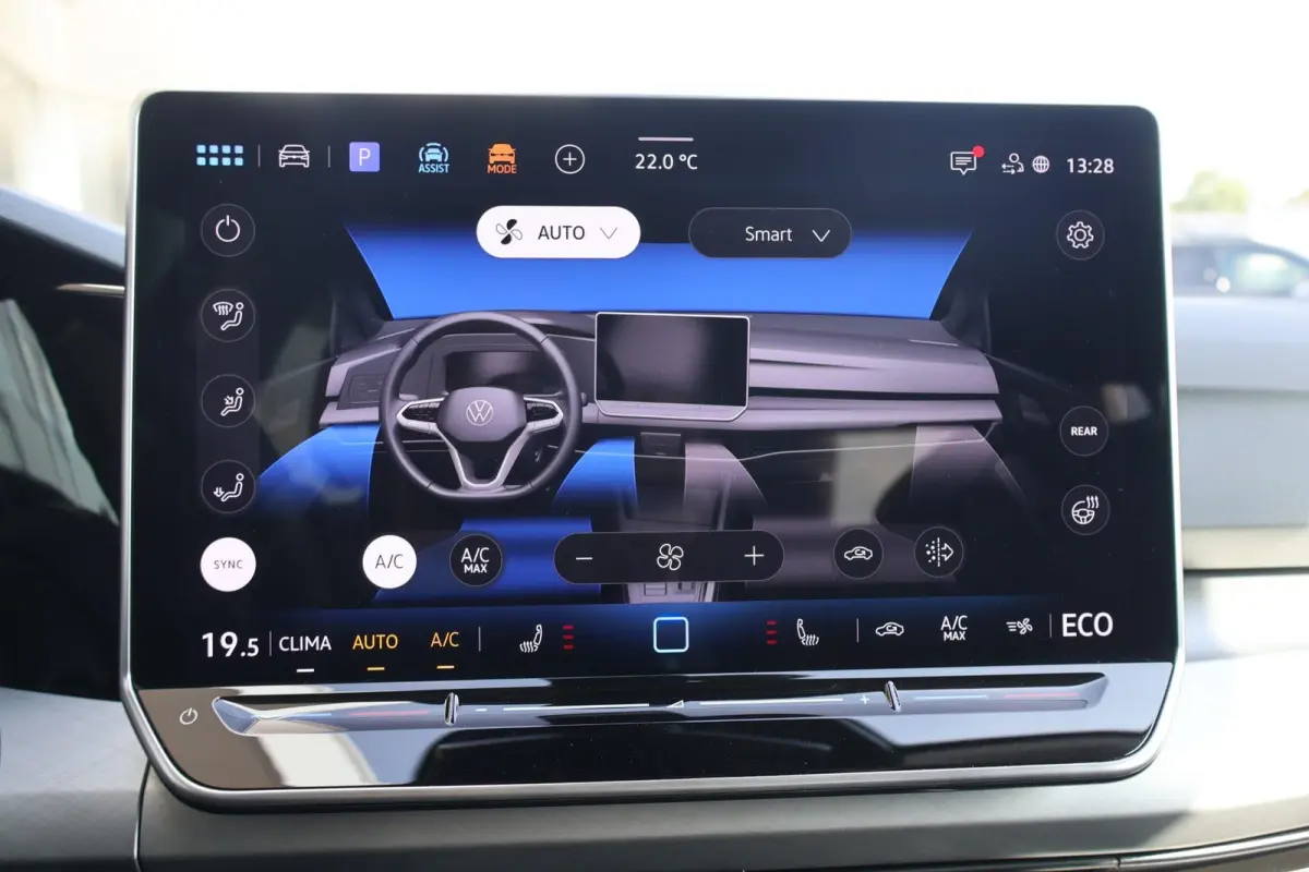 1.5 eHybrid 204pk Life Edition | SoH 100% | Trekhaak | Ergostoel | Camera | Keyless | Carplay