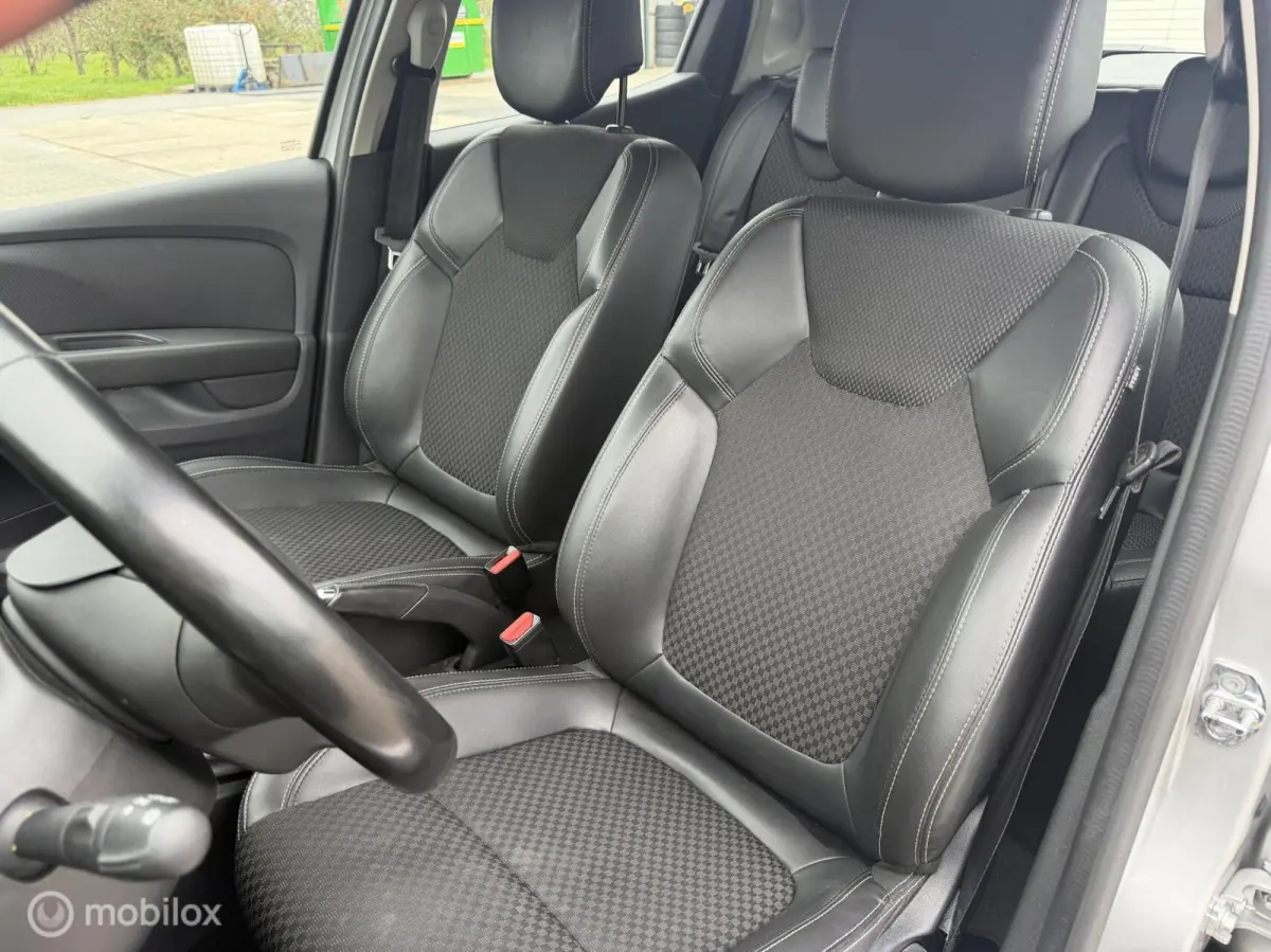 0.9 TCe Zen | Camera | Keyless | Leder | Navi | Climate