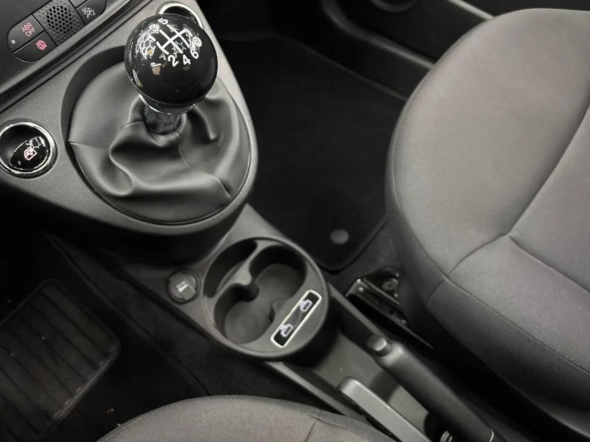 1.0 Hybrid Dolcevita | Navigatiesysteem | Climate Control | Parkeersensoren | Apple carplay/Android Auto | LMV 16" |