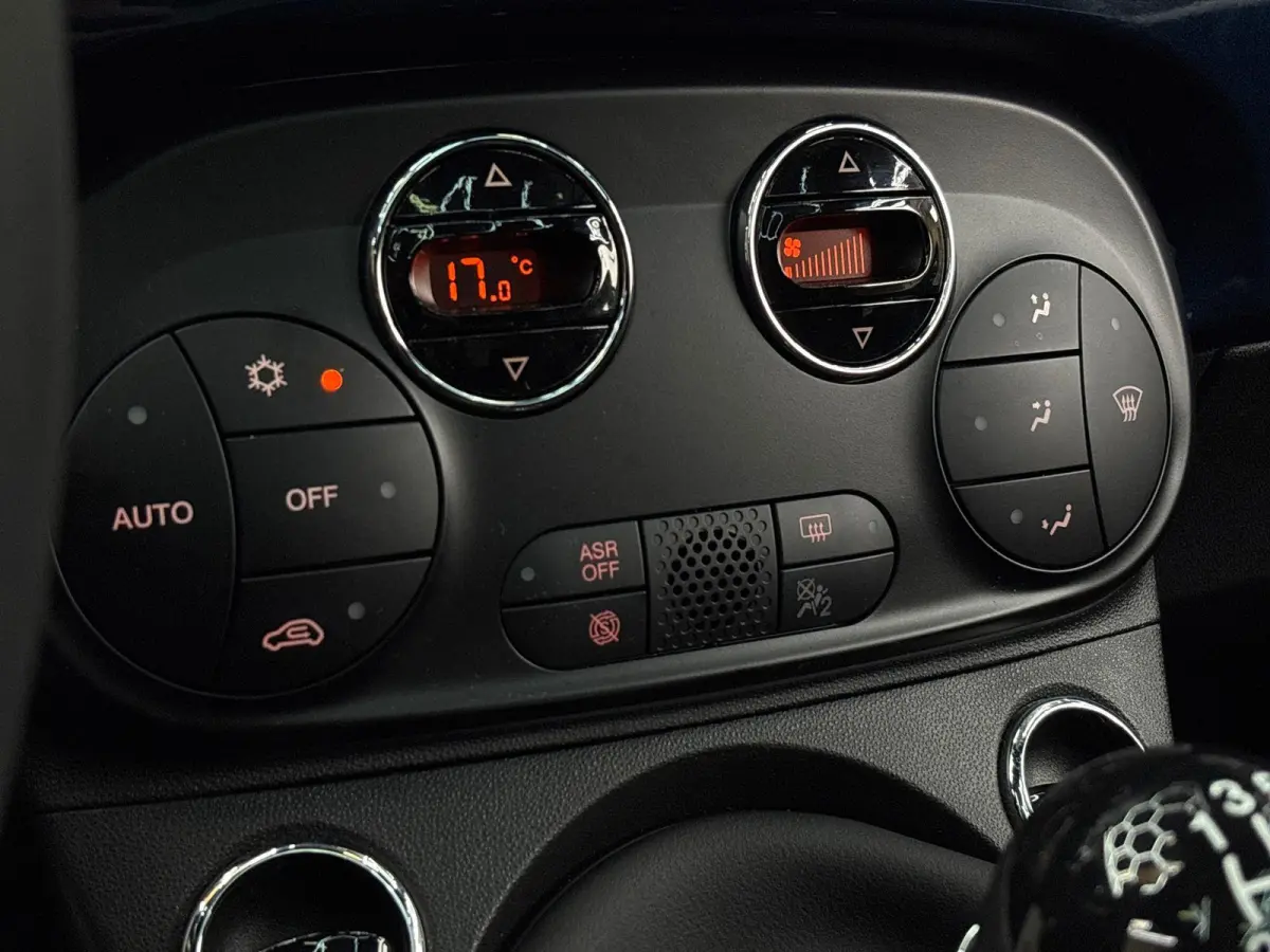 1.0 Hybrid Dolcevita | Navigatiesysteem | Climate Control | Parkeersensoren | Apple carplay/Android Auto | LMV 16" |