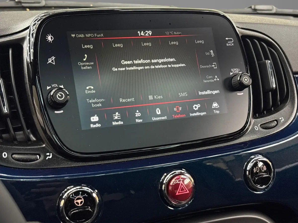 1.0 Hybrid Dolcevita | Navigatiesysteem | Climate Control | Parkeersensoren | Apple carplay/Android Auto | LMV 16" |