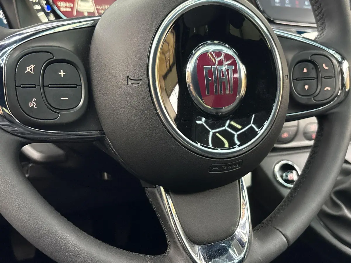 1.0 Hybrid Dolcevita | Navigatiesysteem | Climate Control | Parkeersensoren | Apple carplay/Android Auto | LMV 16" |