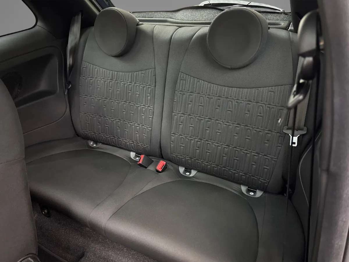 1.0 Hybrid Dolcevita | Navigatiesysteem | Climate Control | Parkeersensoren | Apple carplay/Android Auto | LMV 16" |