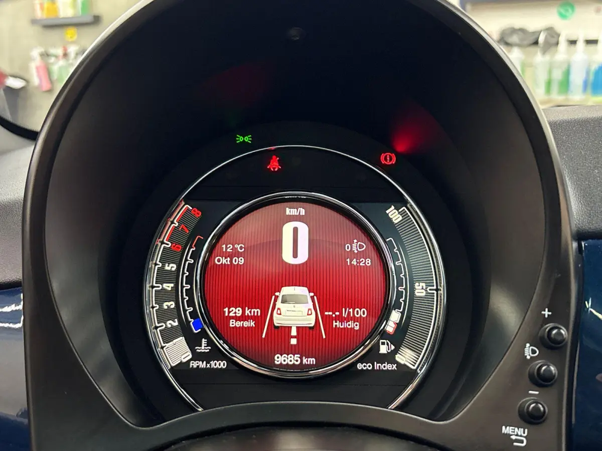1.0 Hybrid Dolcevita | Navigatiesysteem | Climate Control | Parkeersensoren | Apple carplay/Android Auto | LMV 16" |