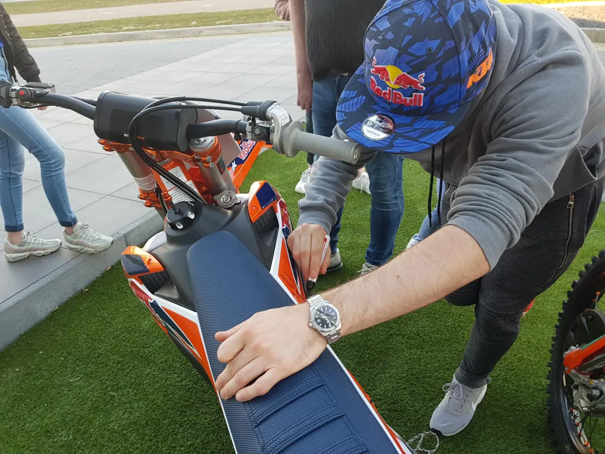 SX-F Herlings Replica | Compleet Nieuw | Gesigneerd! | Replica van de 2018 MXGP kampioenschap fiets!
