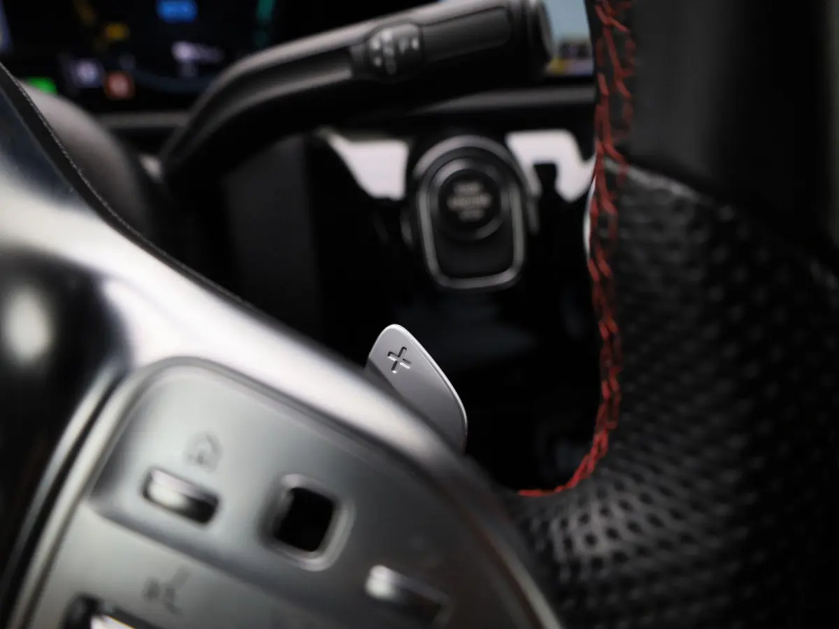 250 e Business Solution AMG Limited | Automaat | Stoel verwarming | Panorama dak | LMV | Focal Audio | Camera | Parkeer sensoren | Navigatie | Elec. Achterklep | Sfeer verlichting | Virtual 