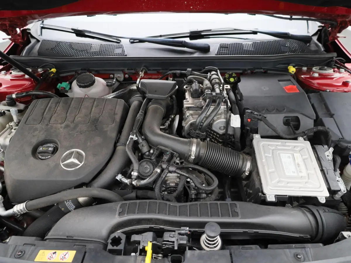 250 e Business Solution AMG Limited | Automaat | Stoel verwarming | Panorama dak | LMV | Focal Audio | Camera | Parkeer sensoren | Navigatie | Elec. Achterklep | Sfeer verlichting | Virtual 