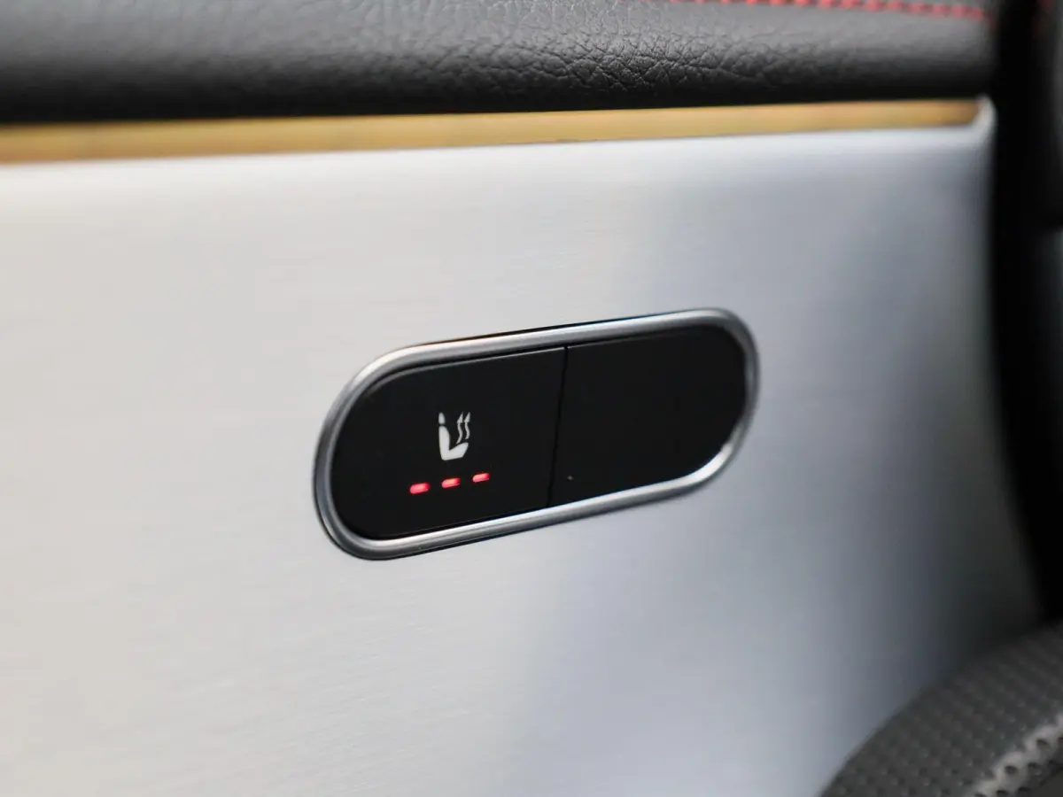 250 e Business Solution AMG Limited | Automaat | Stoel verwarming | Panorama dak | LMV | Focal Audio | Camera | Parkeer sensoren | Navigatie | Elec. Achterklep | Sfeer verlichting | Virtual 
